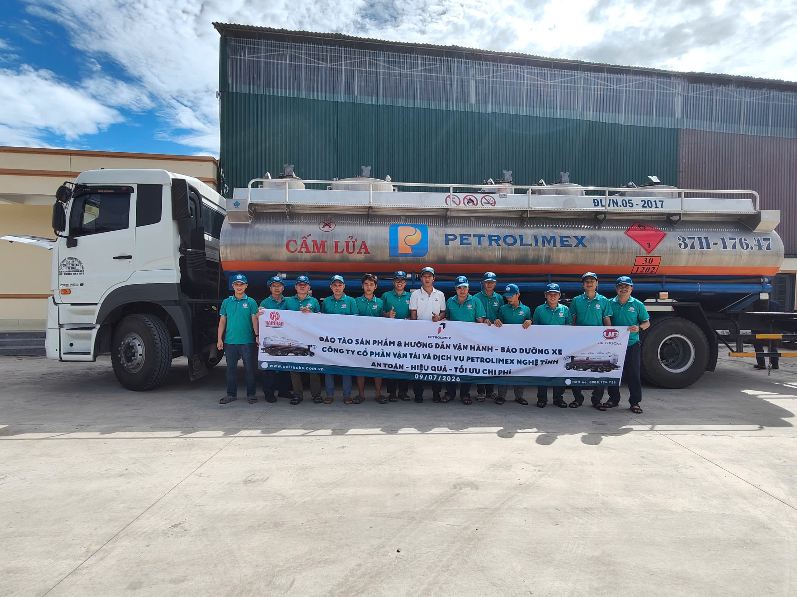 UD TRUCKS VIỆT NAM TỔ CHỨC ĐÀO TẠO SẢN PHẨM, HƯỚNG DẪN VẬN HÀNH VÀ BẢO DƯỠNG XE TẠI PETROLIMEX NGHỆ TĨNH